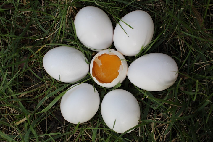 breaking eggs spiritual meaning